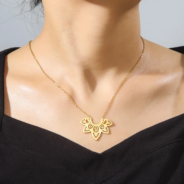 collier avec pendentif fleur de Lotus pour femmes, en… – Éclat… – Image 4