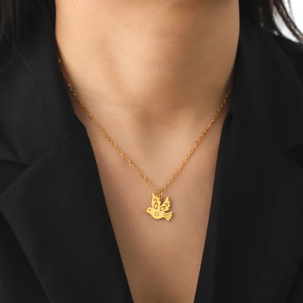Collier pendentif pigeon colombe de la paix en acier… – Rune de… – Image 3