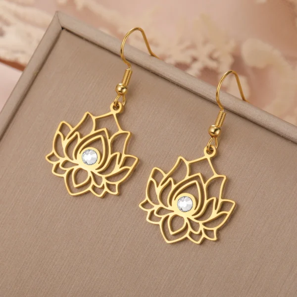 fleur de Lotus clair Zircon boucles d'oreilles en acier… –… – Image 2